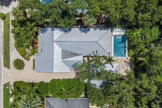 2440 ARLINGTON STREET, Sarasota, FL 34239
