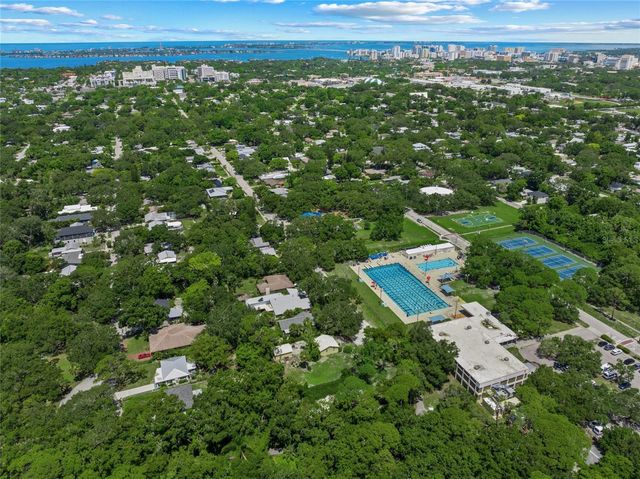 2440 ARLINGTON STREET, Sarasota, FL 34239