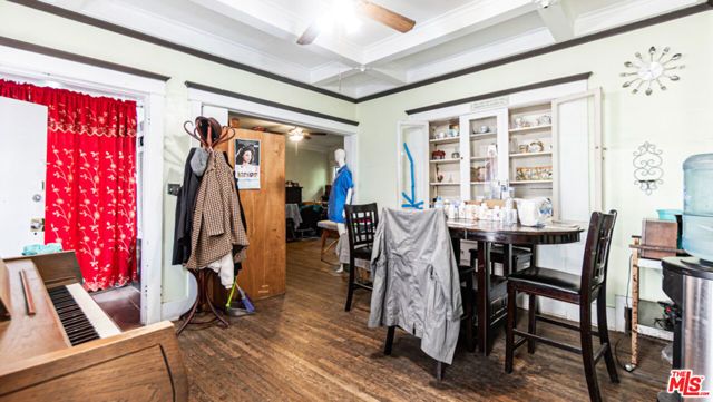 4913 Melrose Avenue, Los Angeles, CA 90029