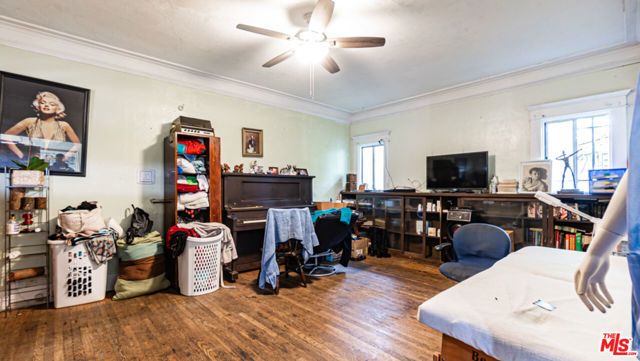 4913 Melrose Avenue, Los Angeles, CA 90029