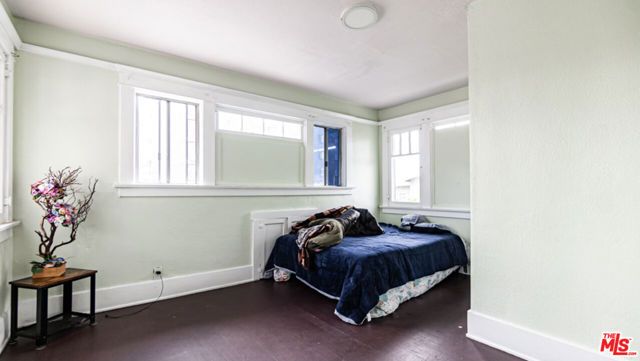 4913 Melrose Avenue, Los Angeles, CA 90029