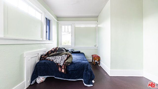 4913 Melrose Avenue, Los Angeles, CA 90029