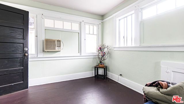 4913 Melrose Avenue, Los Angeles, CA 90029