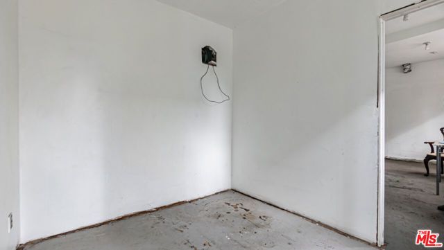 4913 Melrose Avenue, Los Angeles, CA 90029