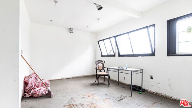 4913 Melrose Avenue, Los Angeles, CA 90029