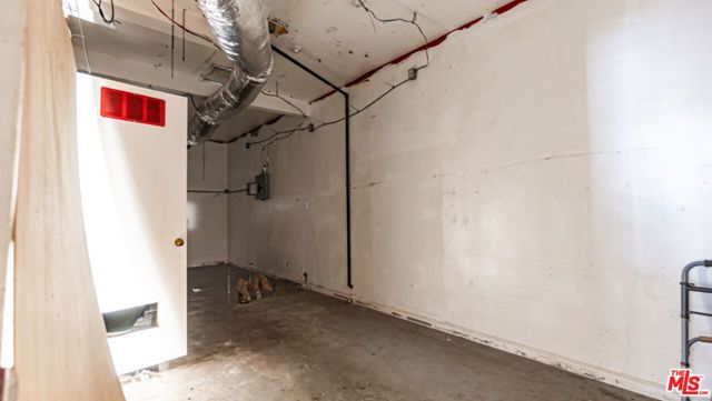 4913 Melrose Avenue, Los Angeles, CA 90029