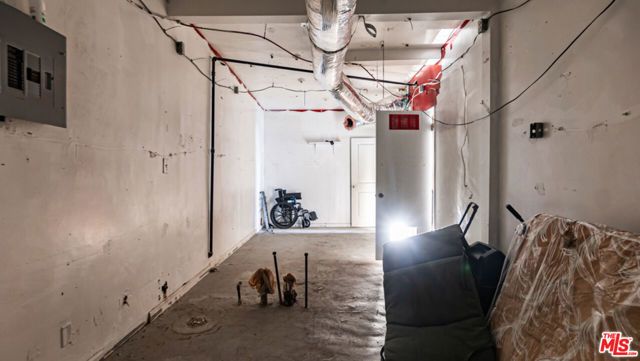 4913 Melrose Avenue, Los Angeles, CA 90029