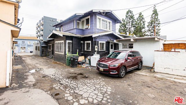 4913 Melrose Avenue, Los Angeles, CA 90029