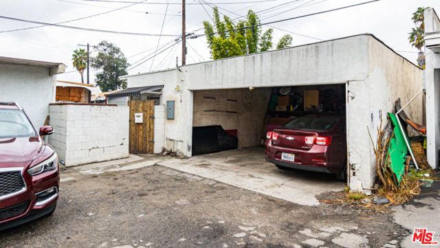 4913 Melrose Avenue, Los Angeles, CA 90029