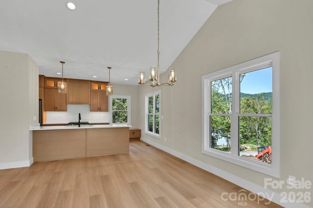 34 Mountain View Road, Asheville, NC 28805