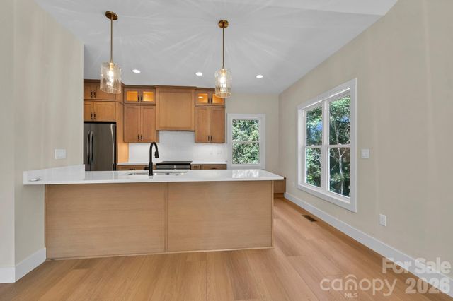 34 Mountain View Road, Asheville, NC 28805