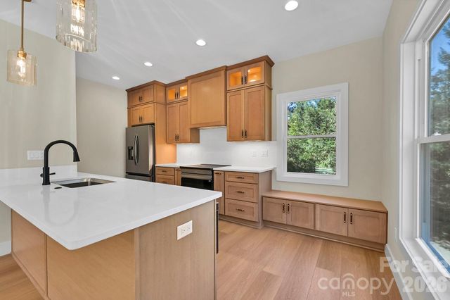 34 Mountain View Road, Asheville, NC 28805
