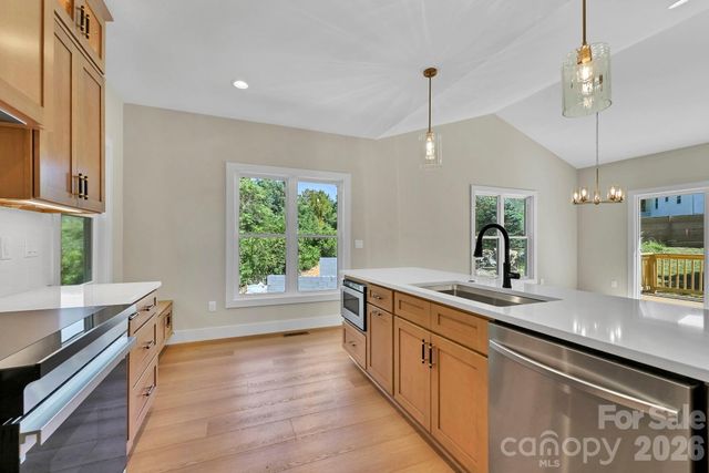 34 Mountain View Road, Asheville, NC 28805