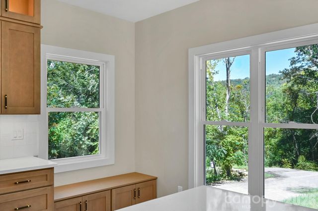 34 Mountain View Road, Asheville, NC 28805