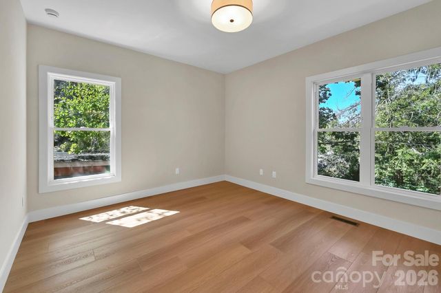 34 Mountain View Road, Asheville, NC 28805