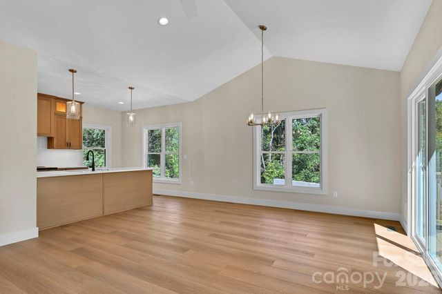 34 Mountain View Road, Asheville, NC 28805