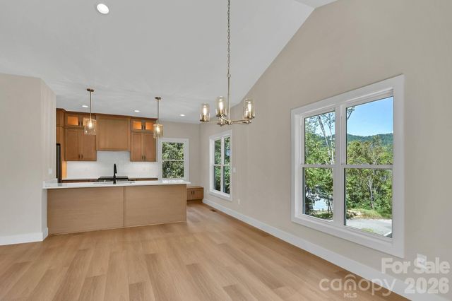 34 Mountain View Road, Asheville, NC 28805