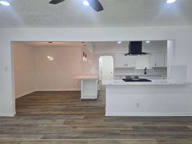 5102 Avenue L, Galveston, TX 77551