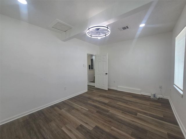 5102 Avenue L, Galveston, TX 77551