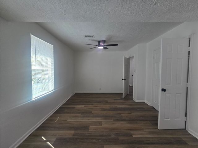 5102 Avenue L, Galveston, TX 77551