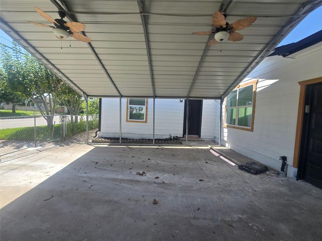5102 Avenue L, Galveston, TX 77551