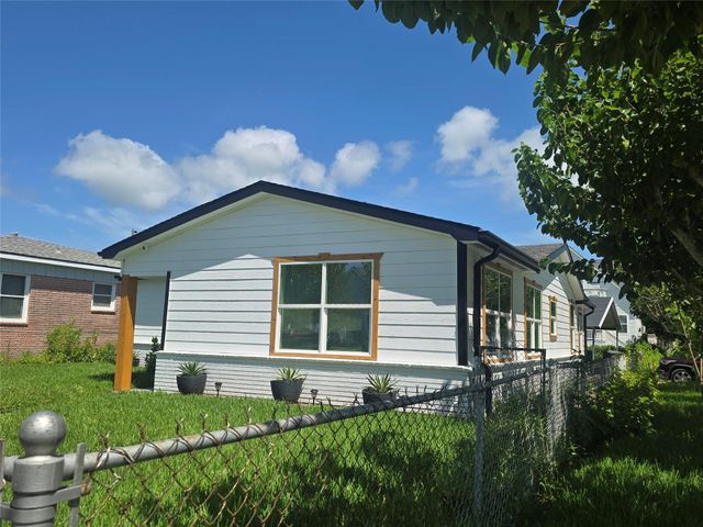 5102 Avenue L, Galveston, TX 77551