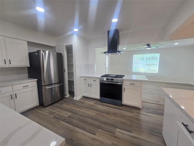 5102 Avenue L, Galveston, TX 77551