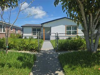 5102 Avenue L, Galveston, TX 77551