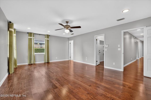 8677 SAN SERVERA Drive W, Jacksonville, FL 32217