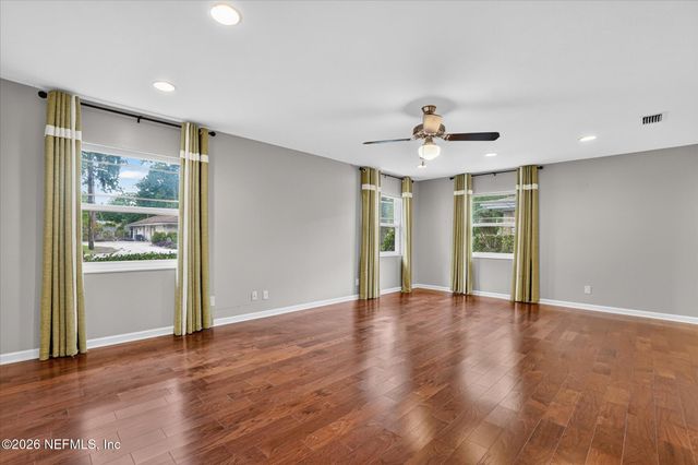 8677 SAN SERVERA Drive W, Jacksonville, FL 32217