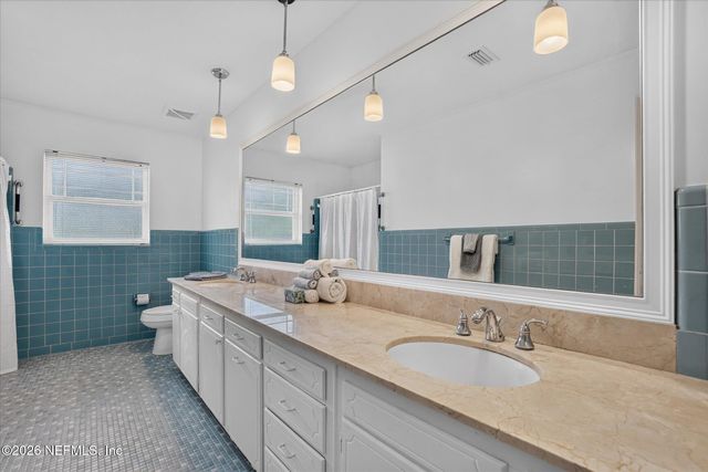 8677 SAN SERVERA Drive W, Jacksonville, FL 32217