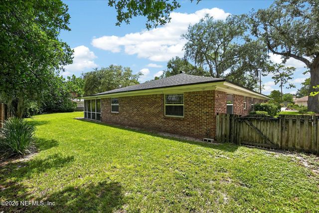8677 SAN SERVERA Drive W, Jacksonville, FL 32217