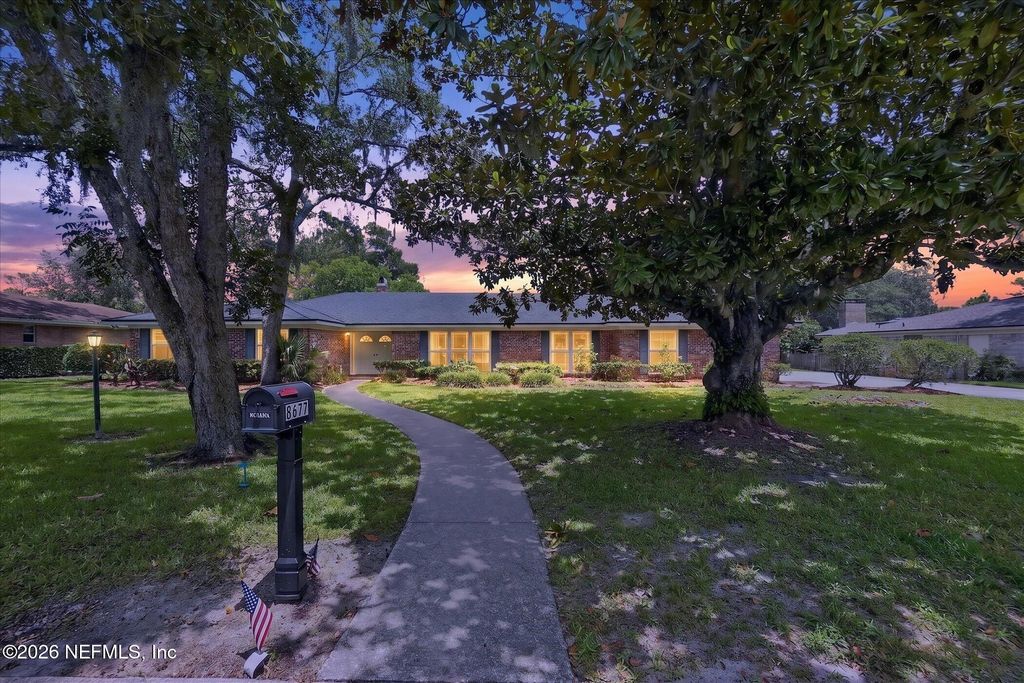 8677 SAN SERVERA Drive W, Jacksonville, FL 32217