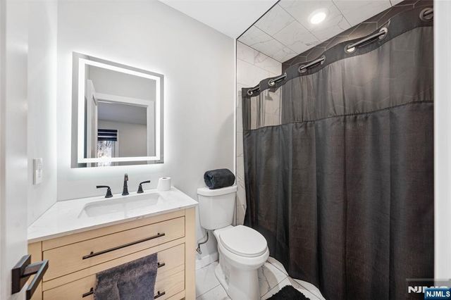 207 Post Avenue, Lyndhurst, NJ 07071