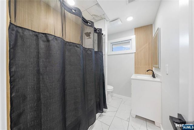 207 Post Avenue, Lyndhurst, NJ 07071