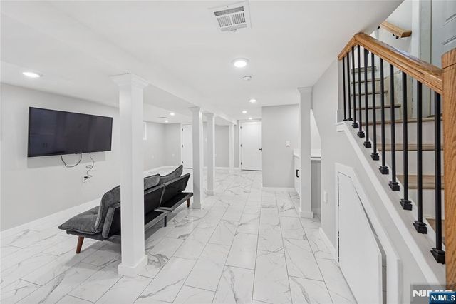 207 Post Avenue, Lyndhurst, NJ 07071