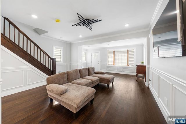 207 Post Avenue, Lyndhurst, NJ 07071