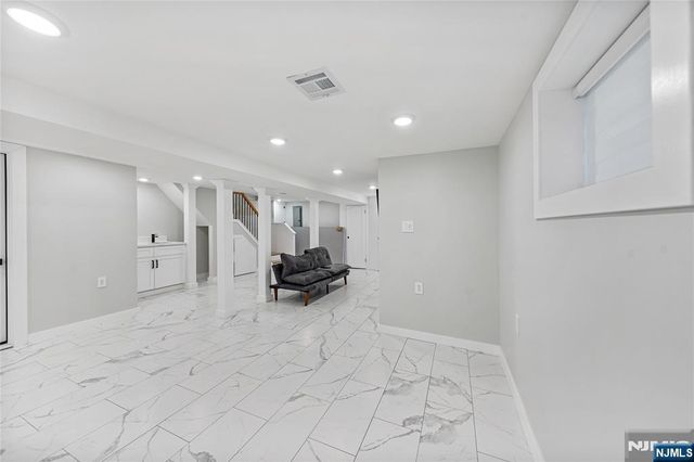 207 Post Avenue, Lyndhurst, NJ 07071