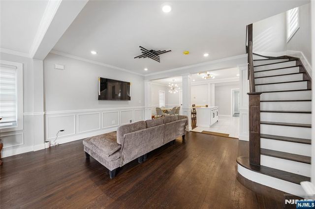 207 Post Avenue, Lyndhurst, NJ 07071