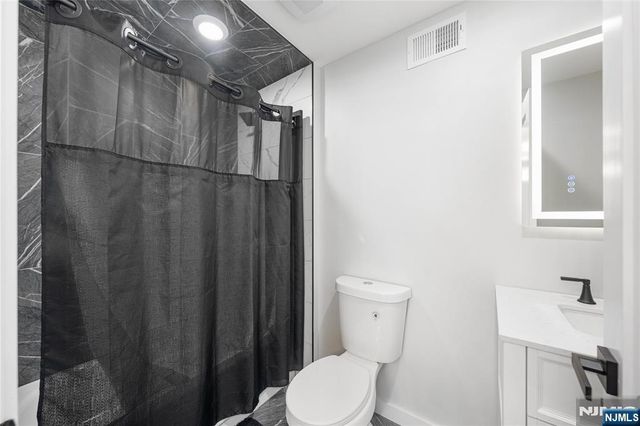 207 Post Avenue, Lyndhurst, NJ 07071