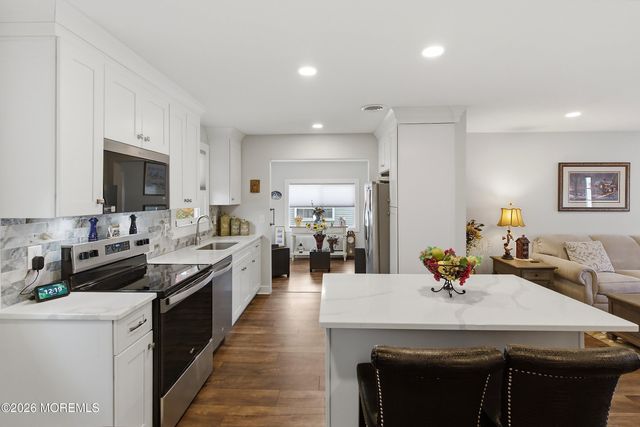 2 Berry Hill Road 72, Whiting, NJ 08759