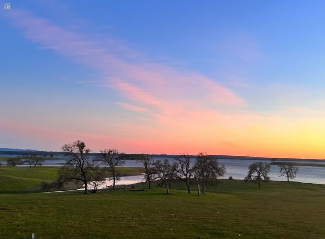 4174 Lakeview Dr, Ione, CA 95640