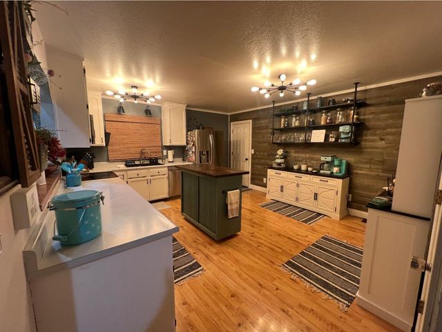 4174 Lakeview Dr, Ione, CA 95640