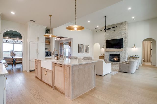 12491 Bella Crossing Drive, Fort Worth, TX 76126