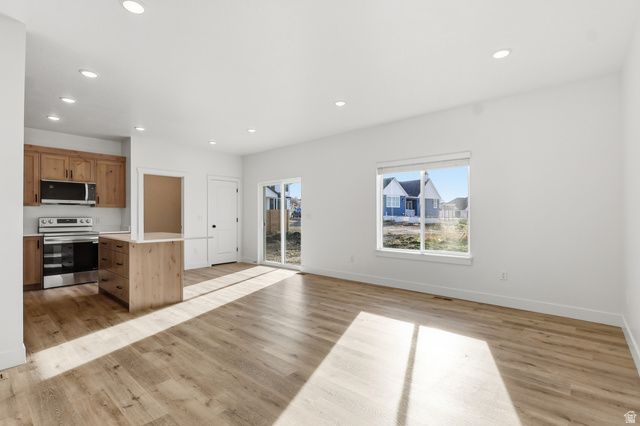 661 W 20 N, Hyrum, UT 84319