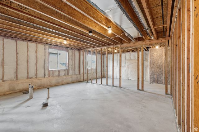 661 W 20 N, Hyrum, UT 84319