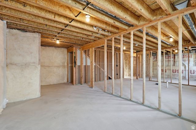 661 W 20 N, Hyrum, UT 84319