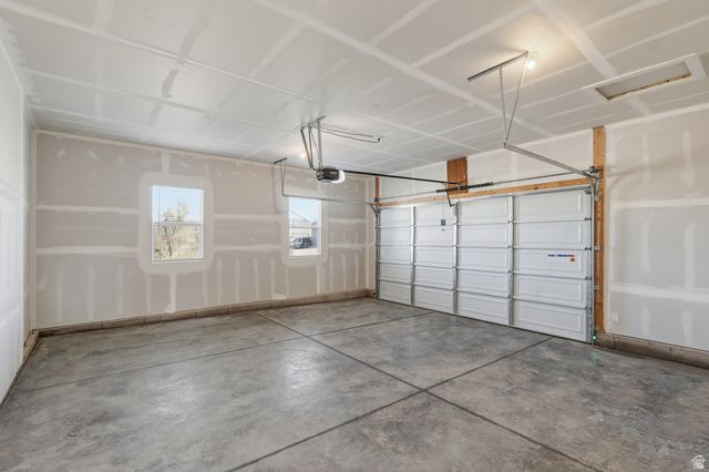 661 W 20 N, Hyrum, UT 84319