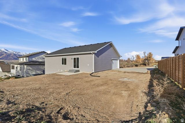 661 W 20 N, Hyrum, UT 84319