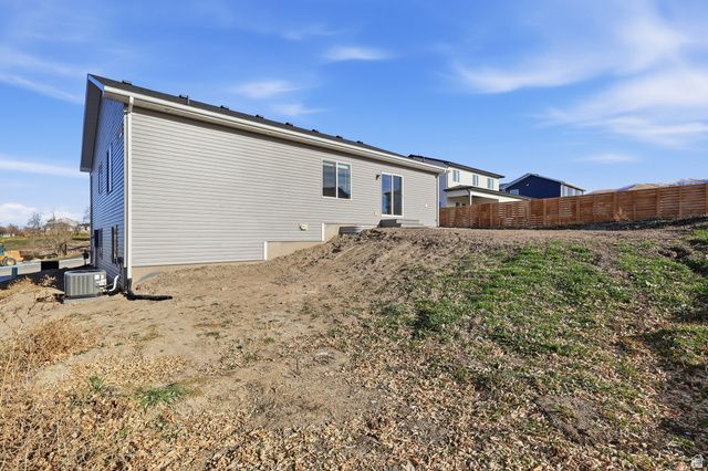 661 W 20 N, Hyrum, UT 84319